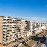 Huswell - New Near The With Stunning Seaview Apartamento *