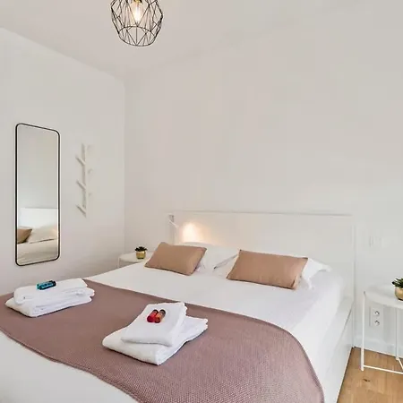 Apartment Casiola - New Near The With Stunning Seaview